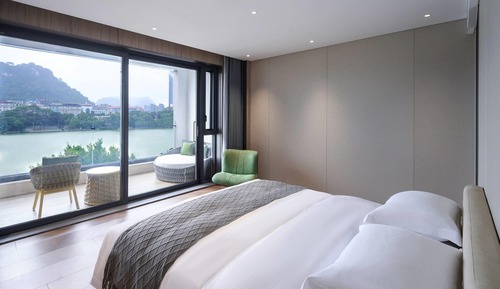 Deluxe Suite, 1 King Bed