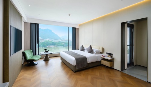 Room, 1 King Bed, Balcony, River View (Sunset)