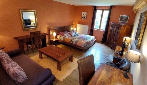 Chambre Quadruple Standard, salle de bains attenante, vue parc (L'Ecolière)
