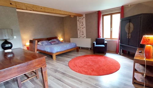 Suite Confort, salle de bains attenante, vue parc (La Conviviale)