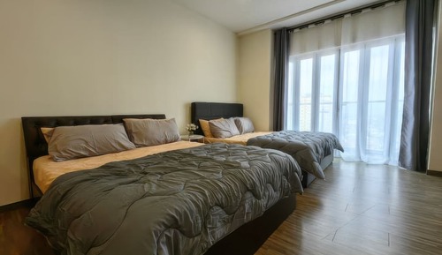 Superior Apartment, 1 Queen Bed, Balcony, City View