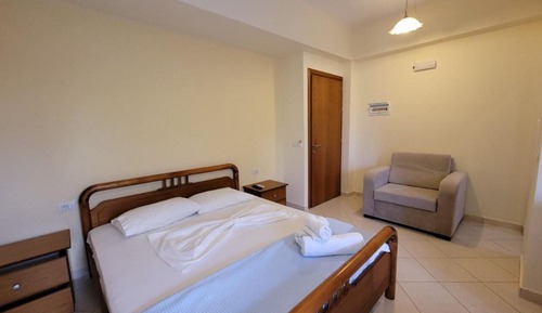 Deluxe Triple Room, City View