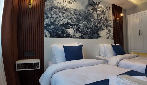 Junior Suite, 2 Bedrooms, Non Smoking, Housekeeping