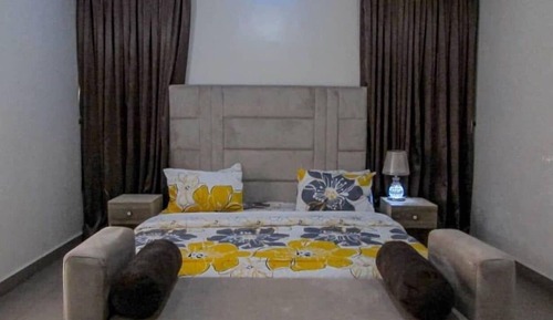 Comfort Room, Balcony, City View