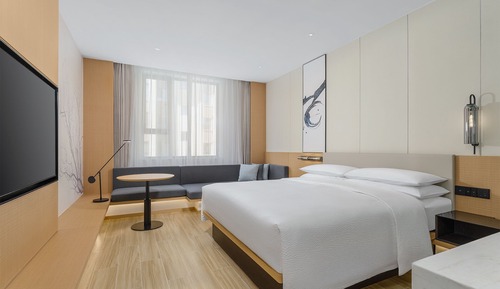 Chambre Standard, 1 très grand lit, vue ville