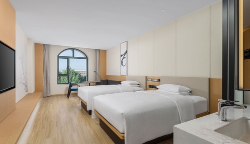 Chambre Supérieure, 2 lits doubles, vue ville