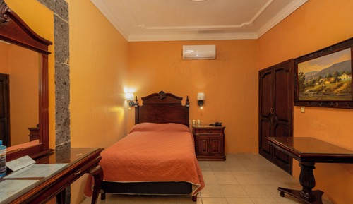 Chambre Double, 1 lit double, salle de bains privée