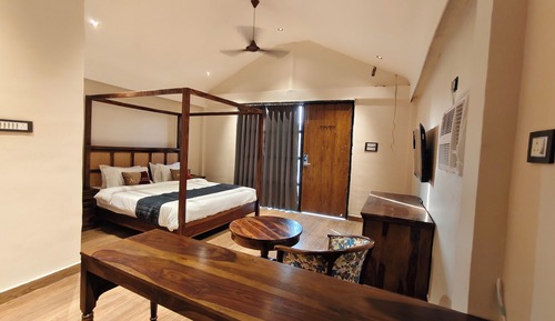 Chambre Premium, 1 très grand lit, vue piscine