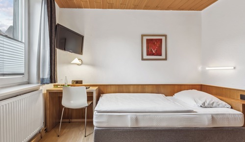 Chambre Simple, vue cour intérieure