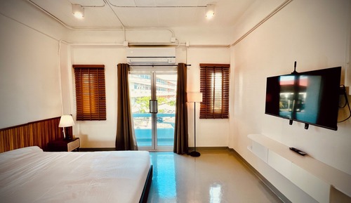 Executive Suite, City View