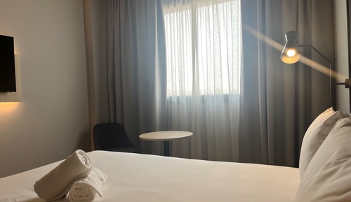 Chambre Standard, 1 lit double, accessible aux personnes à mobilité réduite