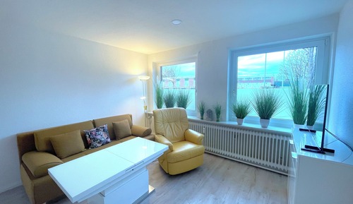 Deluxe Studio Suite, 1 Queen Bed with Sofa bed, Roll-in Shower, Ground Floor