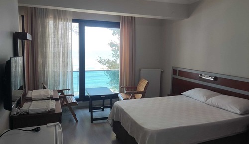 Economy Double Room, Partial Sea View