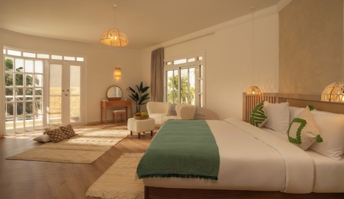 Executive Suite, Pool View