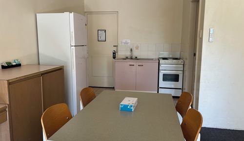 Chambre Familiale, balcon, vue cour intérieure