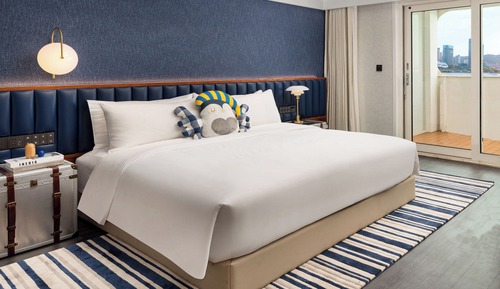 1 Queen Standard Sea View