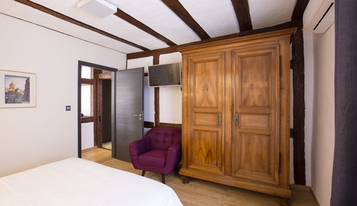 Appartement, balcon, vue jardin