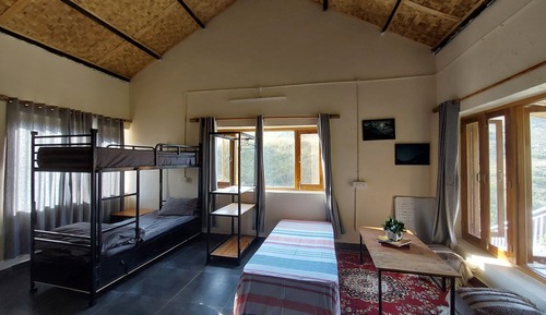 Chambre Double Familiale, balcon, vue colline