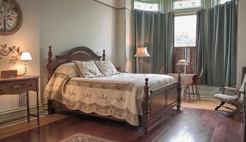 Chambre Simple, plusieurs lits, climatisation, vue ville