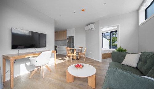 Basic Apartment, Balcony