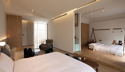 Chambre Familiale avec lits jumeaux, vue colline