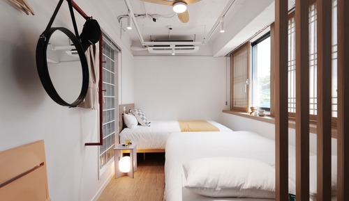 Chambre Familiale Double ou avec lits jumeaux, 2 lits doubles, vue ville