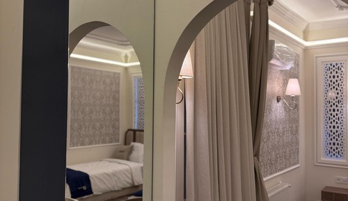 Chambre Triple Confort, vue cour intérieure