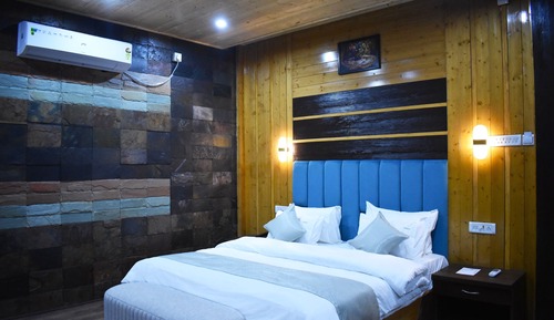 Cottage Luxe