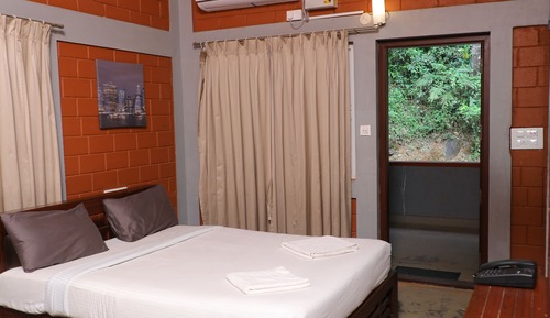 Chalet, vue piscine