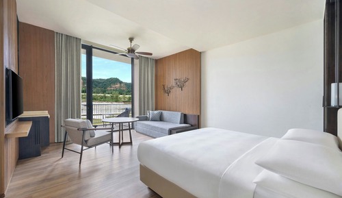Chambre « Premier », 1 très grand lit, balcon, vue fleuve