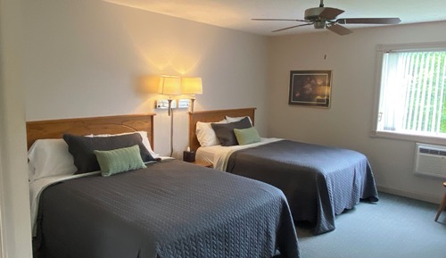 Chambre Quadruple Standard, 2 grands lits, non-fumeurs, vue colline