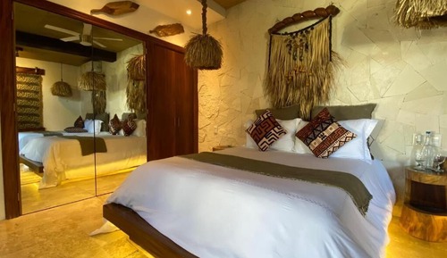 Chambre Quadruple Supérieure, en bord de piscine