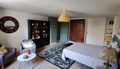 Comfort Suite, Pool View