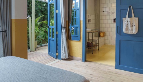 Chambre Double Familiale, patio