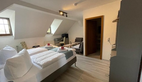 Studio Familial, 2 lits une place, salle de bains privée, vue établissement