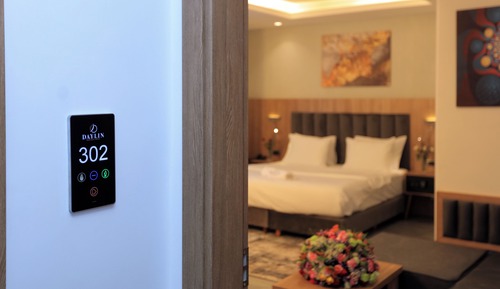 Chambre Double Signature, balcon, vue ville