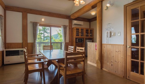 Cottage, fumeurs (hot spring)