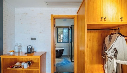 Chambre Double Exclusive, vue cour intérieure