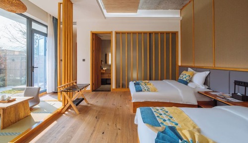 Chambre Supérieure avec lits jumeaux, vue colline