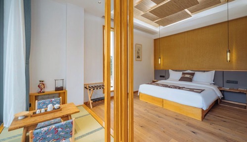 Chambre Double Confort, balcon, vue cour intérieure