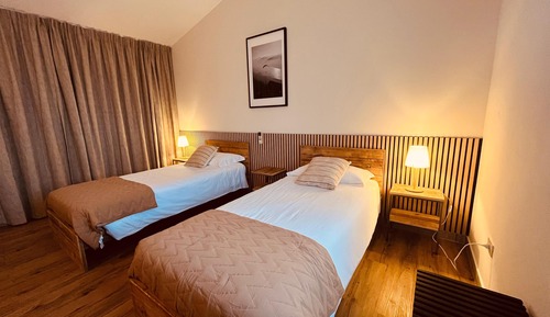 Chambre Familiale Double ou avec lits jumeaux, vue colline
