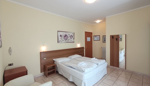 Chambre Supérieure Double ou avec lits jumeaux, vue lac