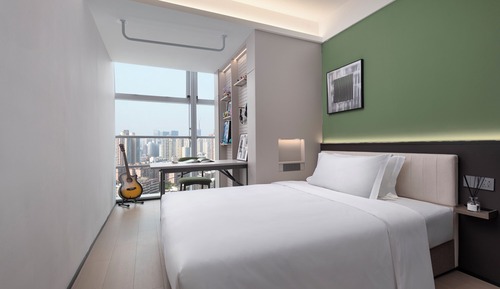 Chambre Double, 1 grand lit, non-fumeurs, vue ville