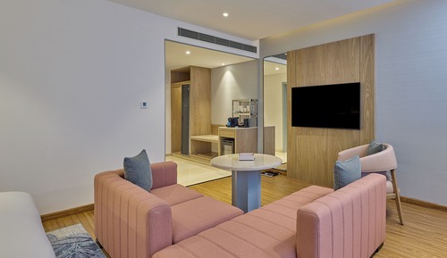 Lux King Room