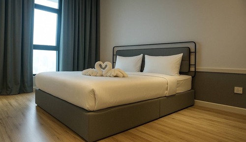 Appartement « Premier », 2 chambres, balcon, vue ville