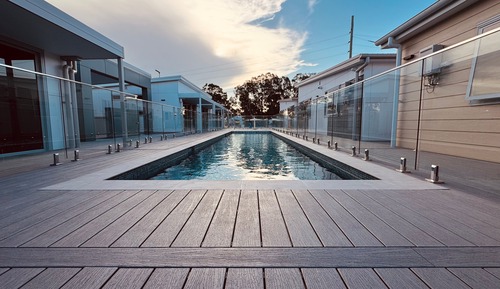 Cabane Standard, vue piscine