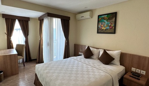 Chambre Simple Supérieure, vue ville