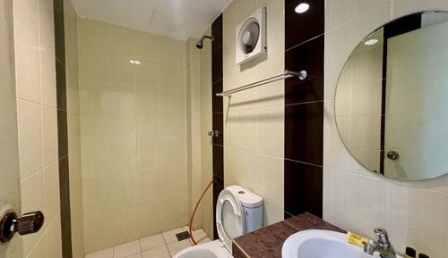 Chambre Triple, balcon, vue piscine