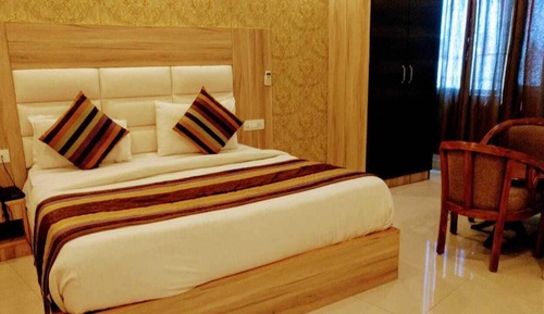 Chambre Double Supérieure, vue ville