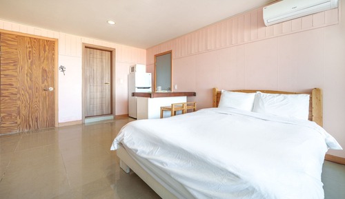 Chambre, 1 chambre (Jinju Lin)